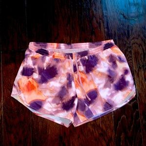 Women’s Large Old Navy dolphin hem running shorts